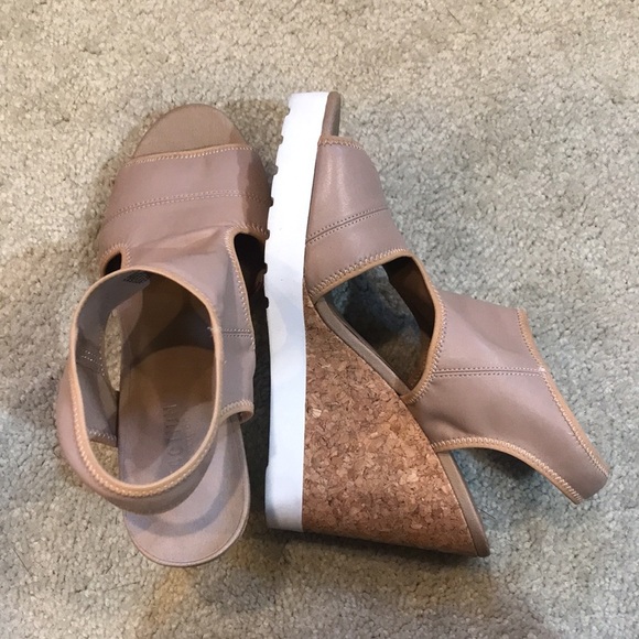 Kenneth Cole Reaction Slingback Tan Wedge Sandal- Size 8 - Picture 3 of 9